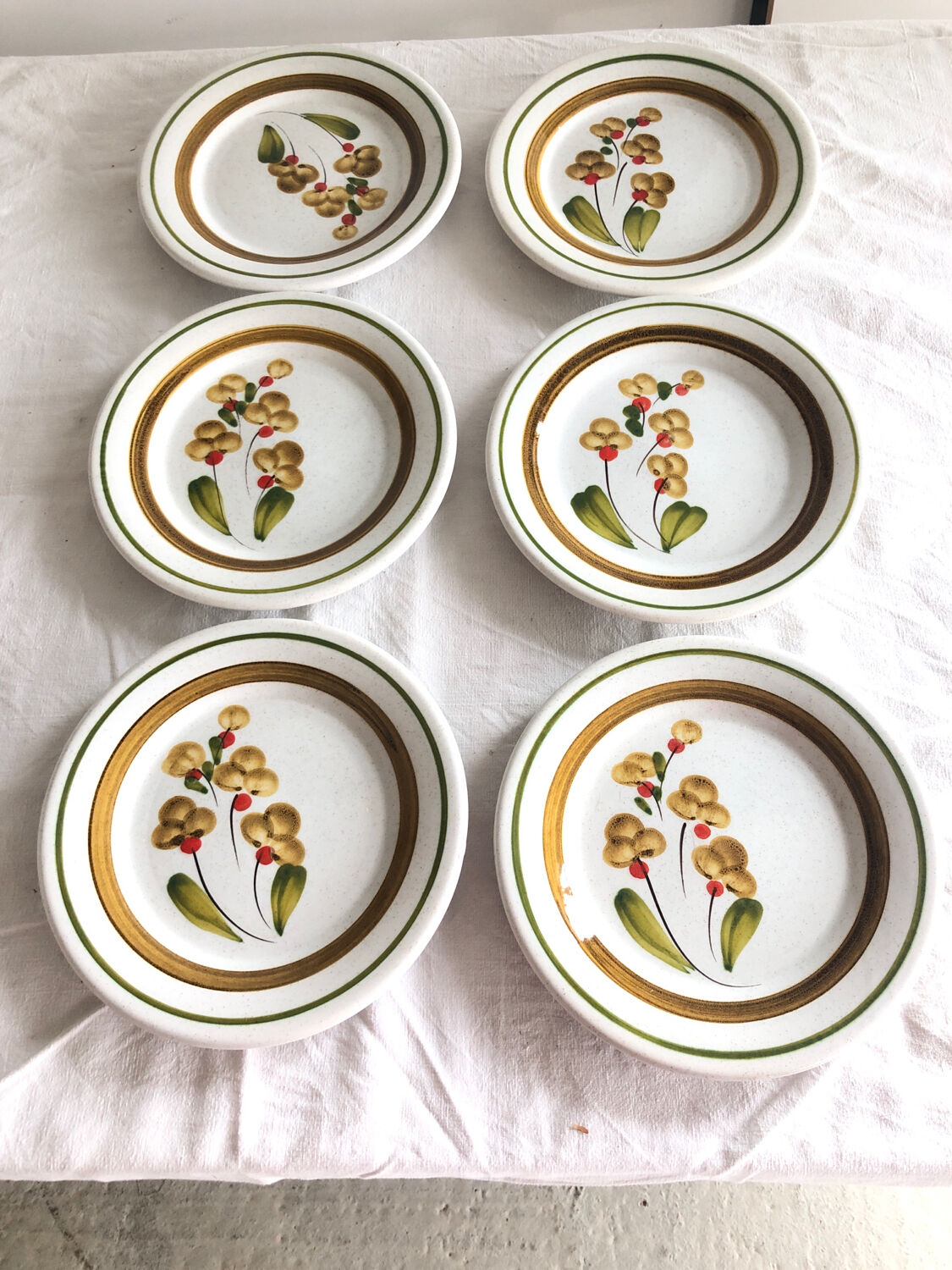 A pie dish and 6 dessert plates in Vintage made in Italy