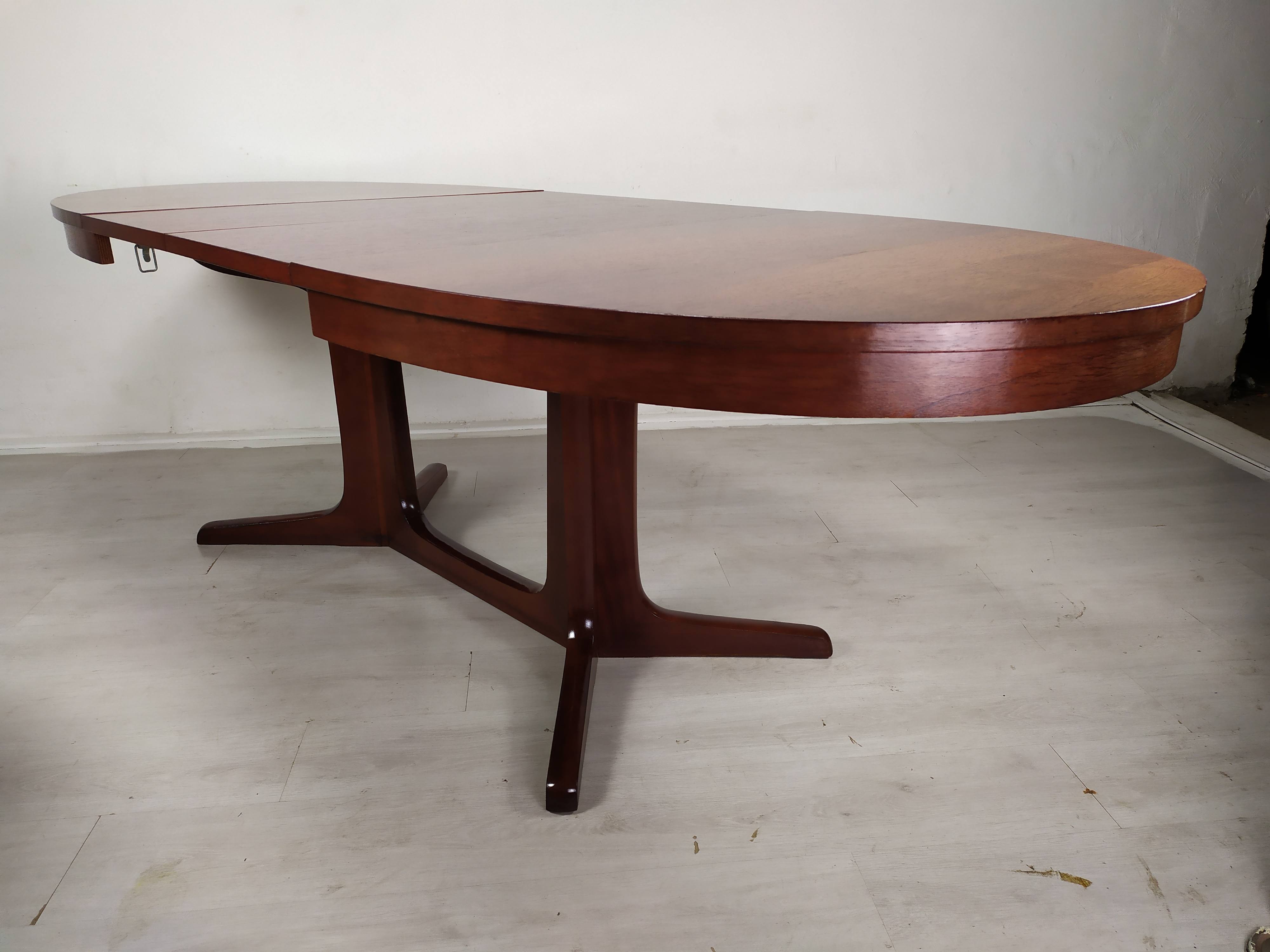 Vintage table baumann