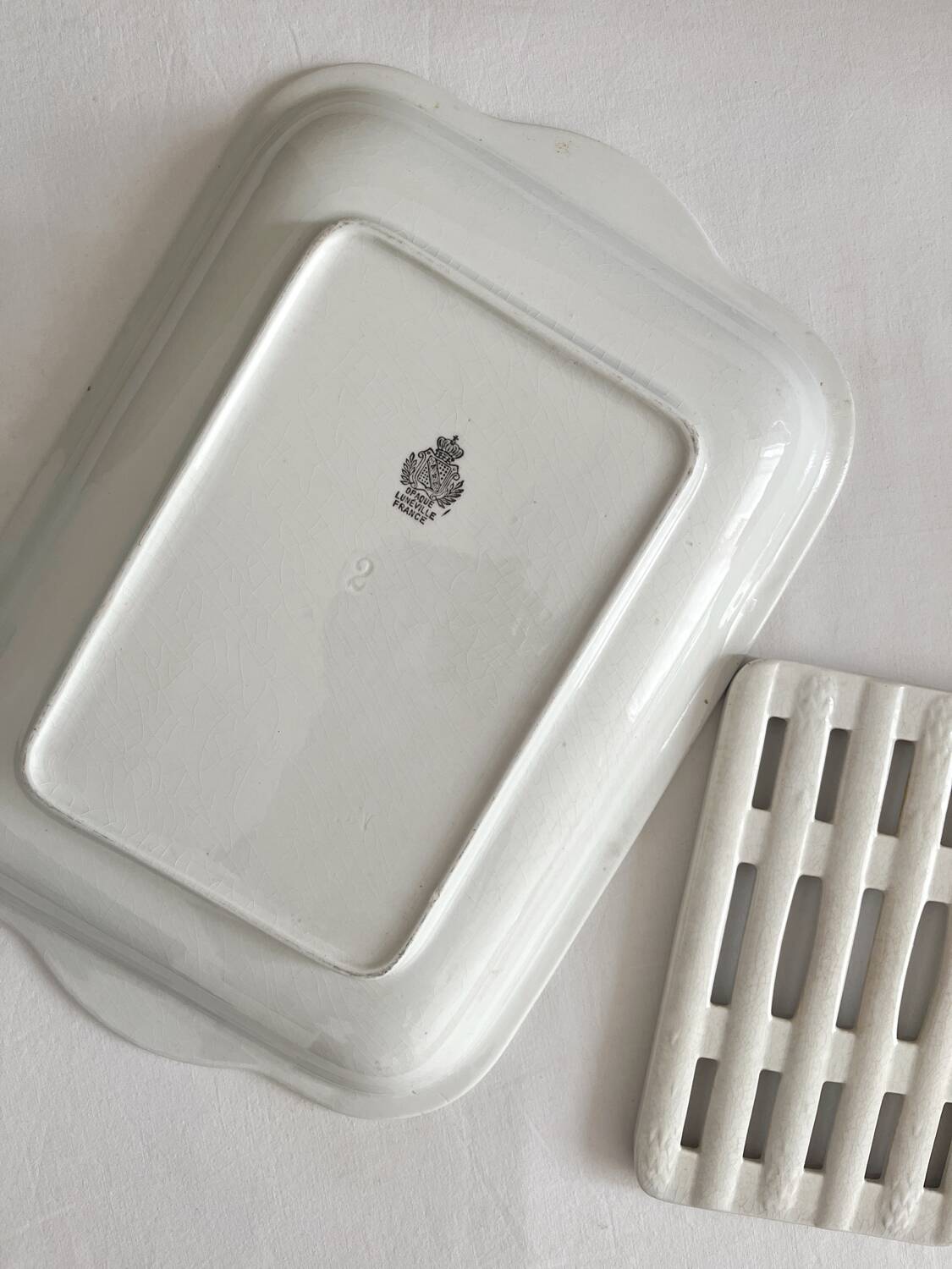 19th century Lunéville opaque ironstone earthenware asparagus dish