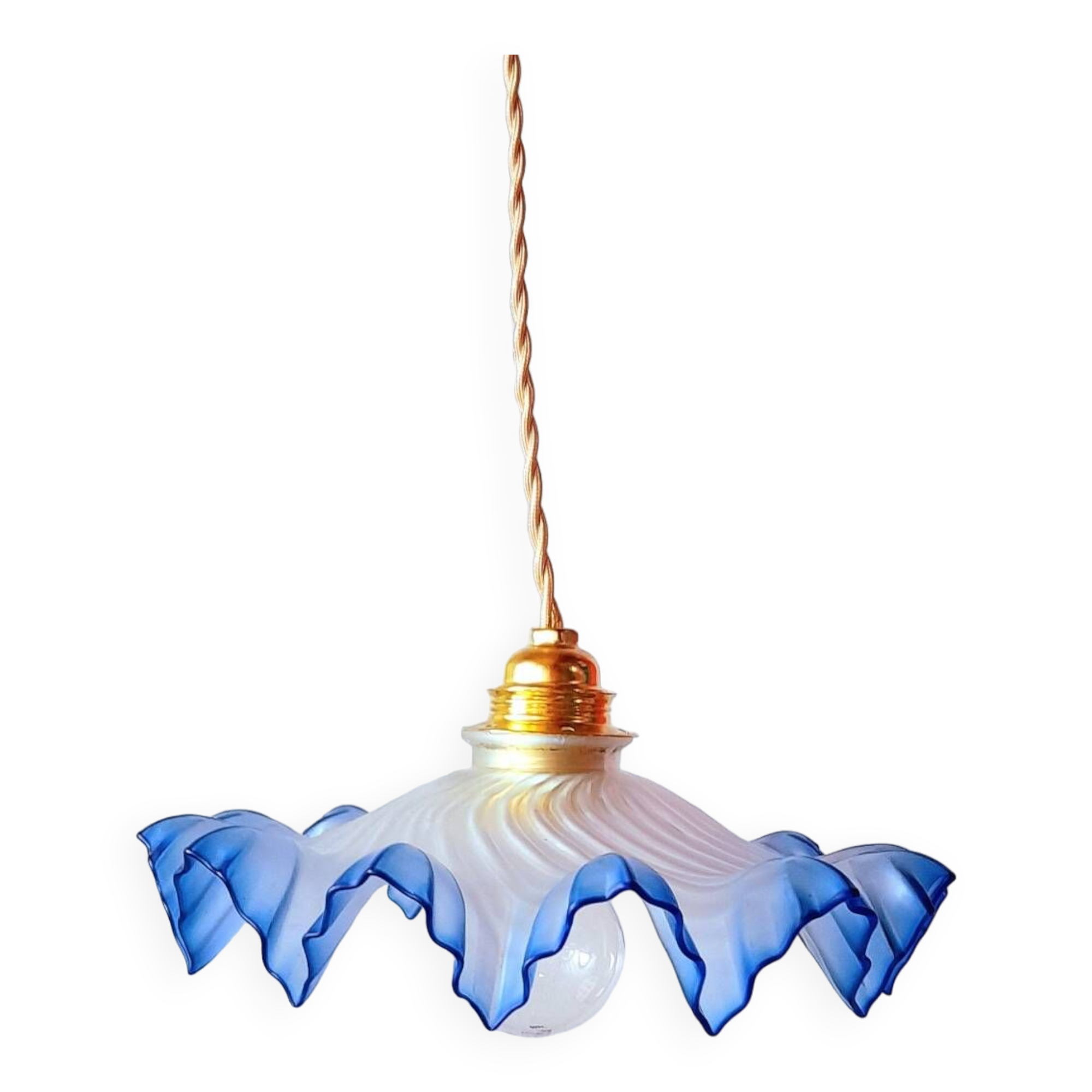 Suspension in opaline corolla from the 1930s