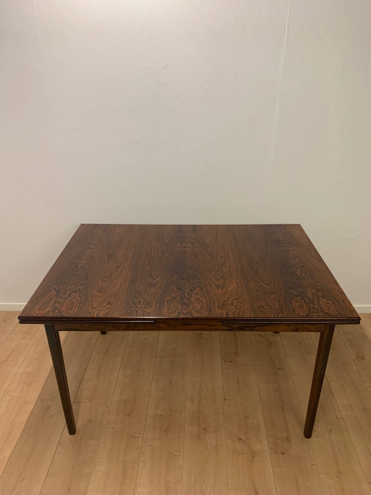 Extendable dining table in rosewood, Denmark, 1960.