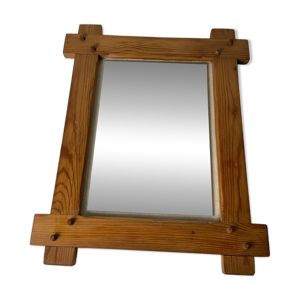 Miroir brutaliste