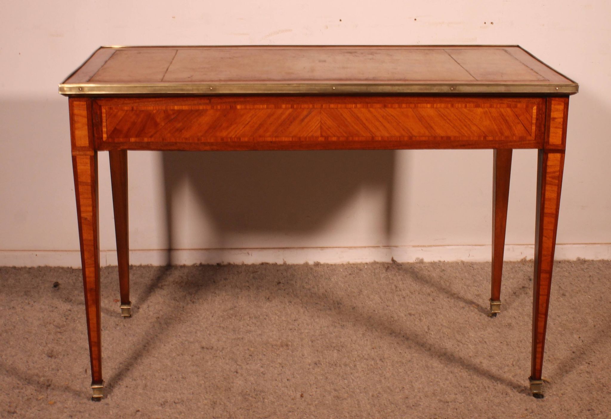 Louis XVI Period Marquetry Desk - 18th Century