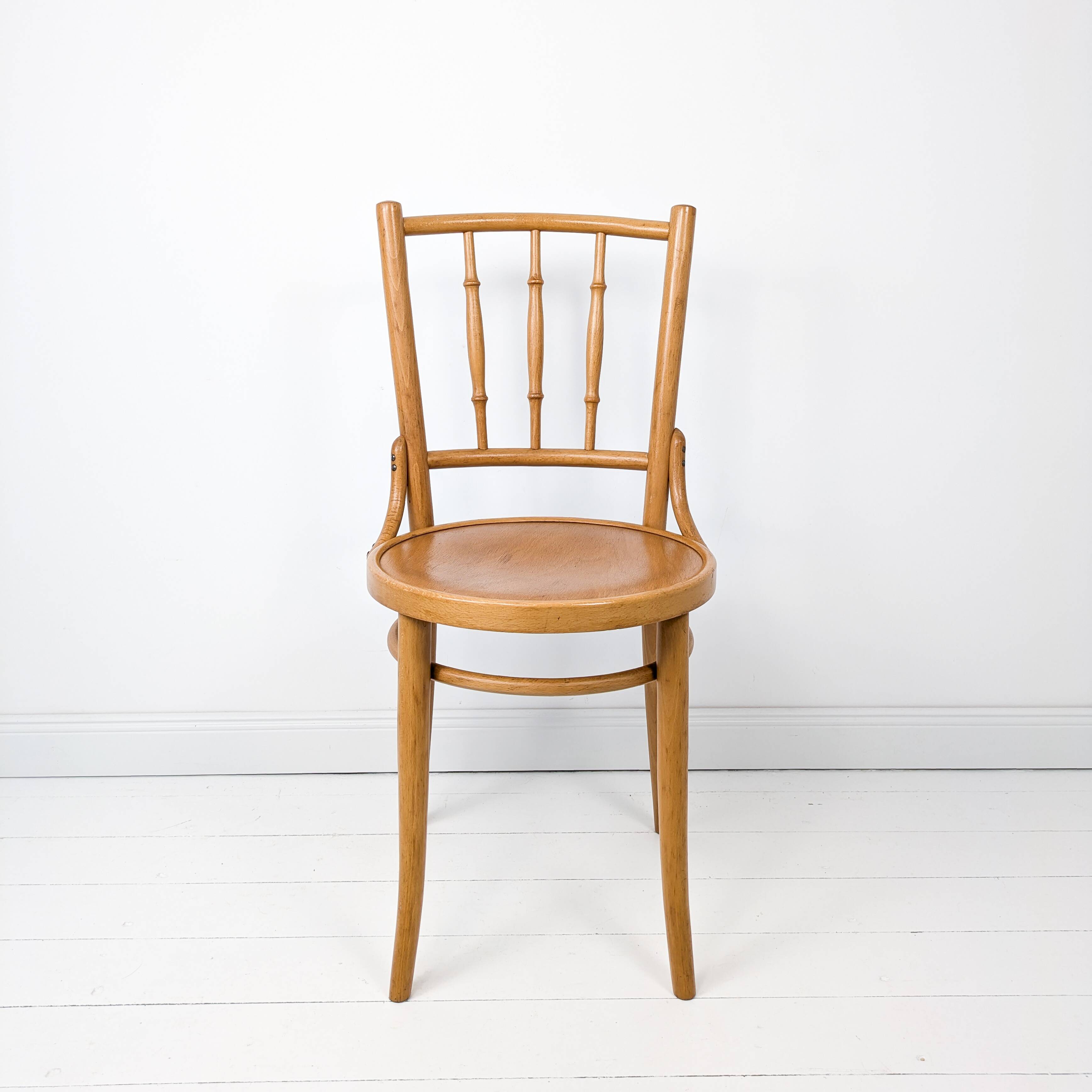 Vintage café chaise entretoises chaises chaise en bois Mid Century Retro Bistro chaise tournée ronde