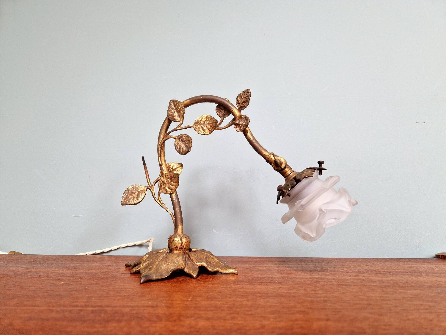 Gilt bronze table lamp, floral decoration, 1910s-20s