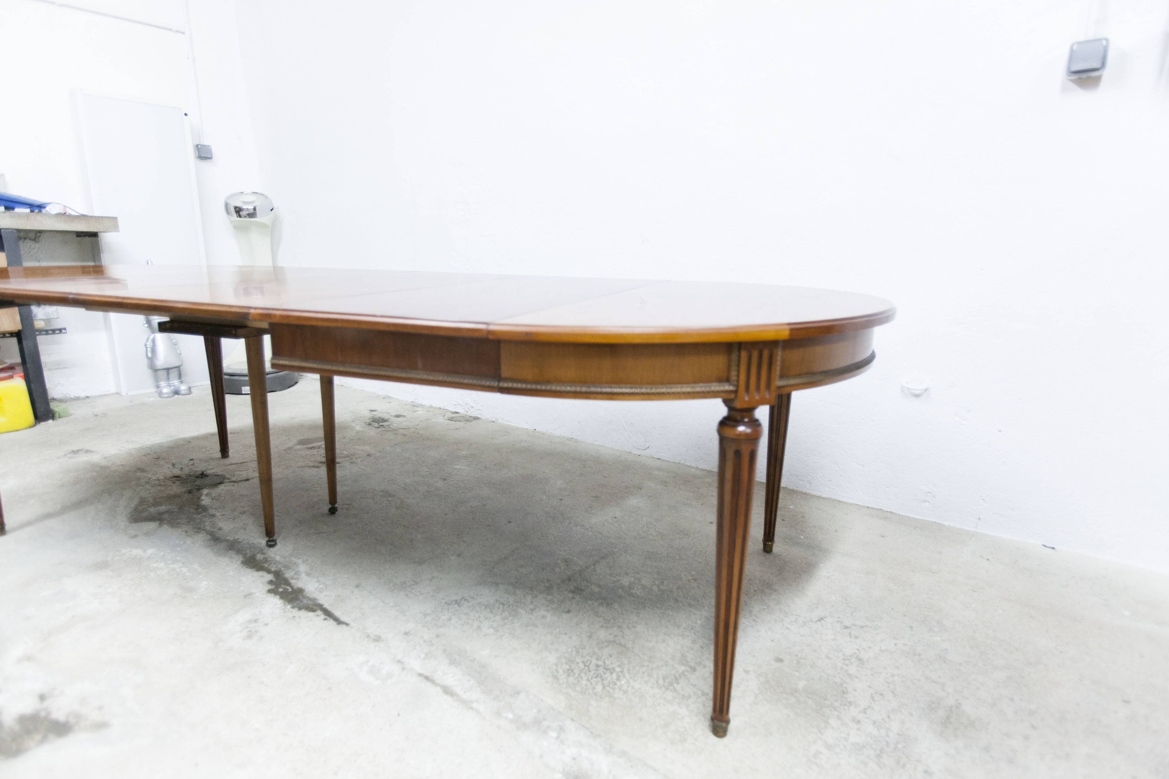 Louis XV round table + 3 extensions 115 cm max 2m50