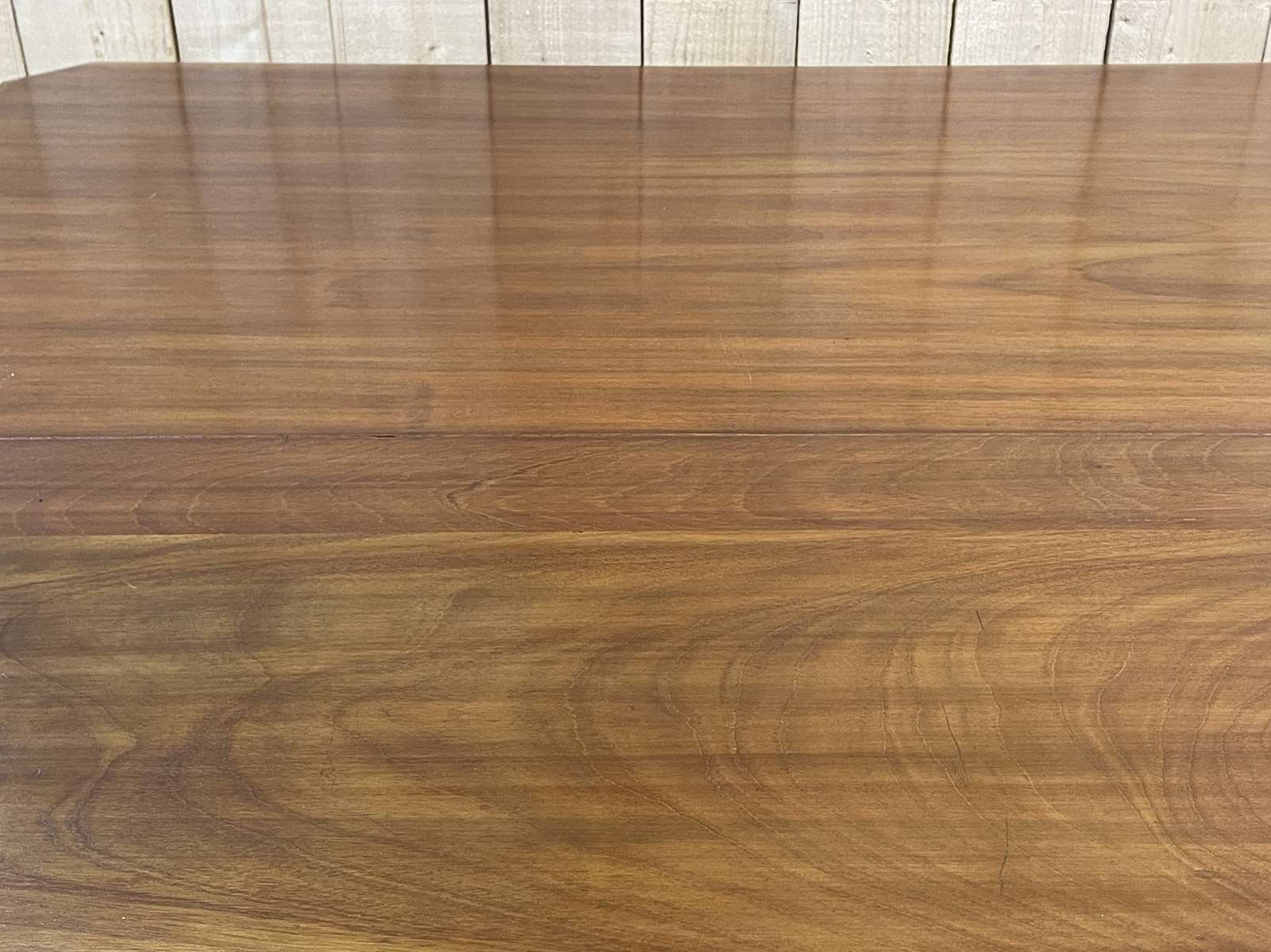 English mahogany table from the 1930s with an extension