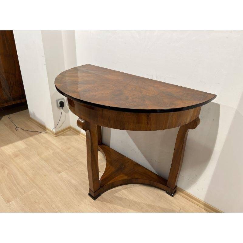 Biedermeier Demi-Lune Console Table in Walnut Veneer & Maple, Austria, 1830s