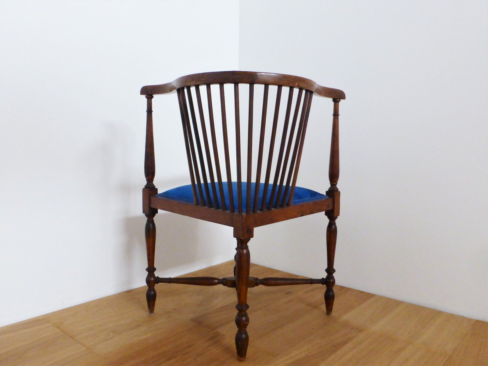 Corner chair, late nineteenth century