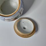 Japanese Kyūsu teapot in Arita porcelain, Imari floral decoration.