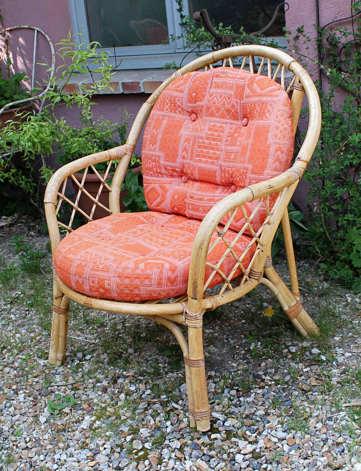 Lounge in rattan and bamboo