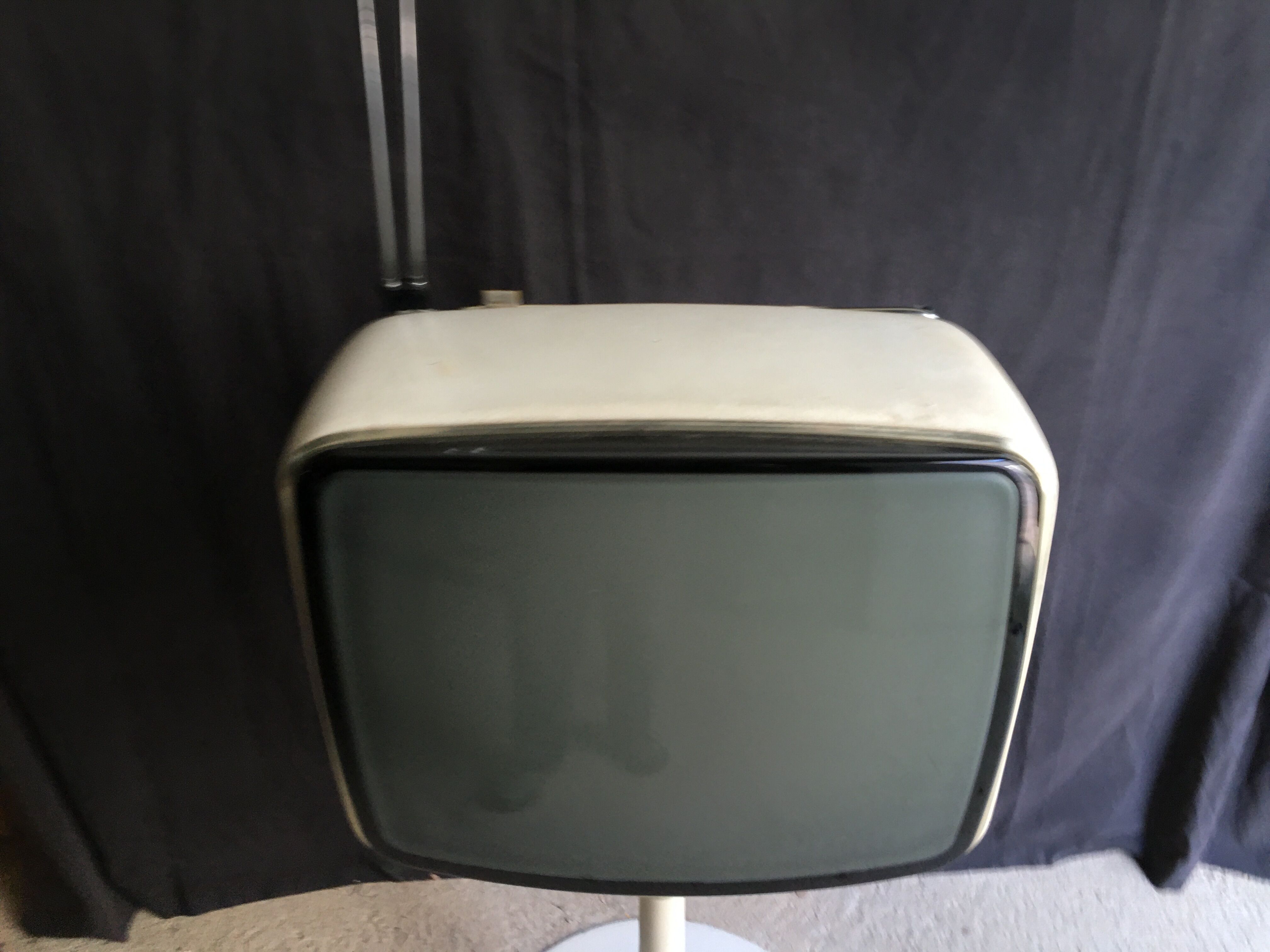 Television typical style "Space Age " 1970 Ribet-Desjardins, then Continental Edison label