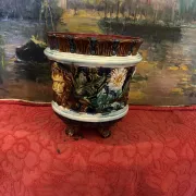 Cache pot in earthenware