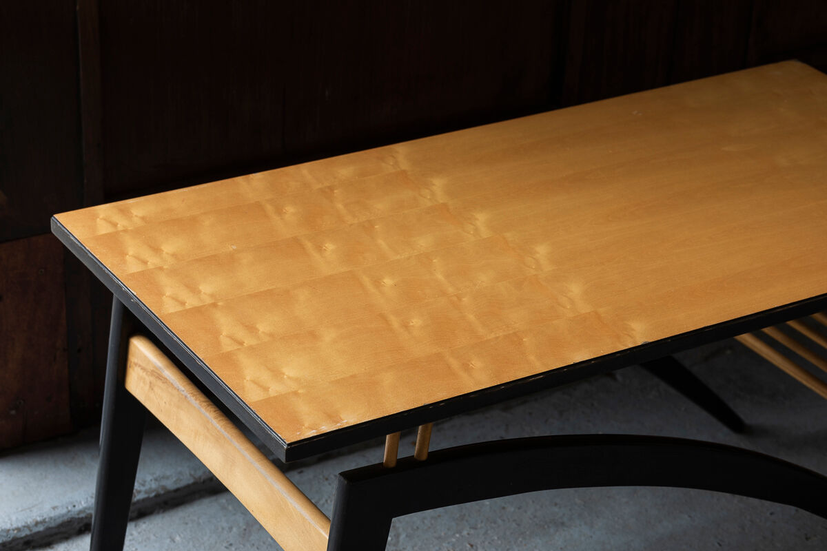 Table basse aux formes organiques, Slovénie, années 1960