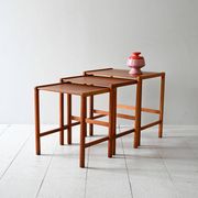 Ensemble de 3 tables gigognes scandinaves vintage en teck