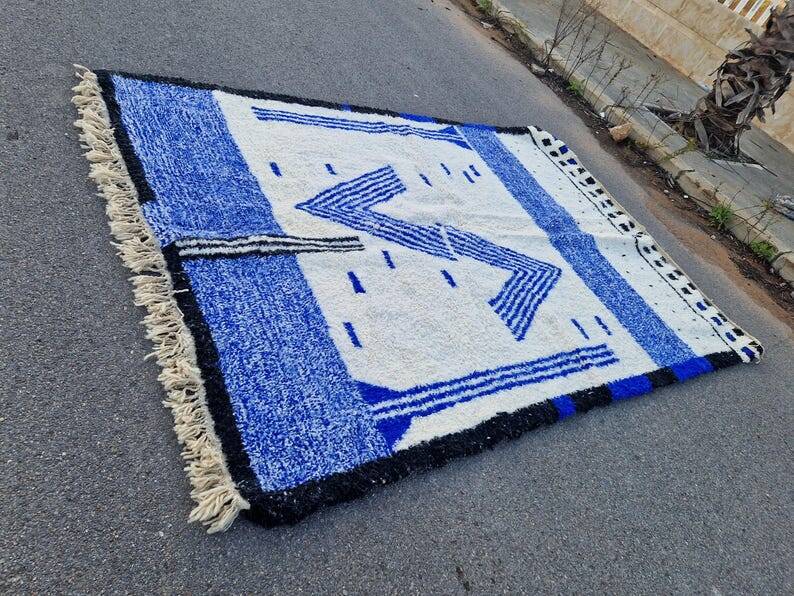 Handmade pure wool Berber rug, size 2/3 m.