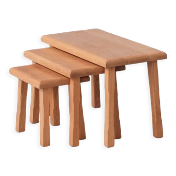 Ensemble de trois tables gigognes en chêne blond du milieu du siècle