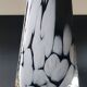 Vase triangulaire Noir Volutes fumée blanches.Dorothéenhütte Glashütte