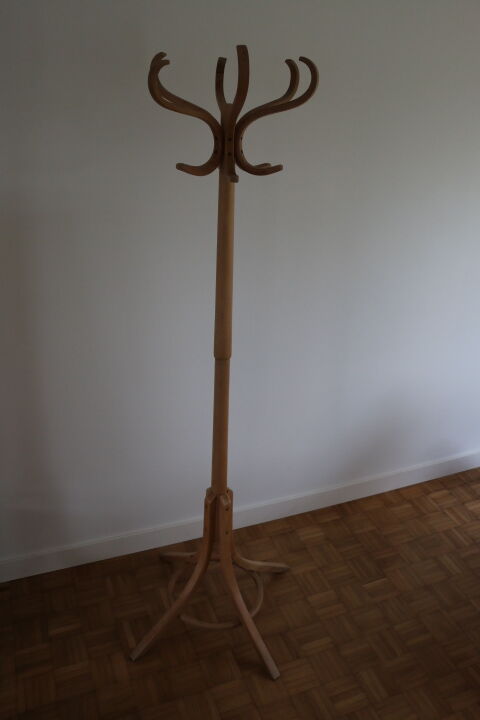 Simple baumann clear parrot coat rack