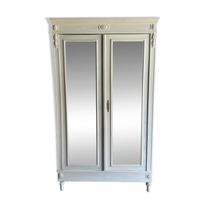 Armoire ancienne avec