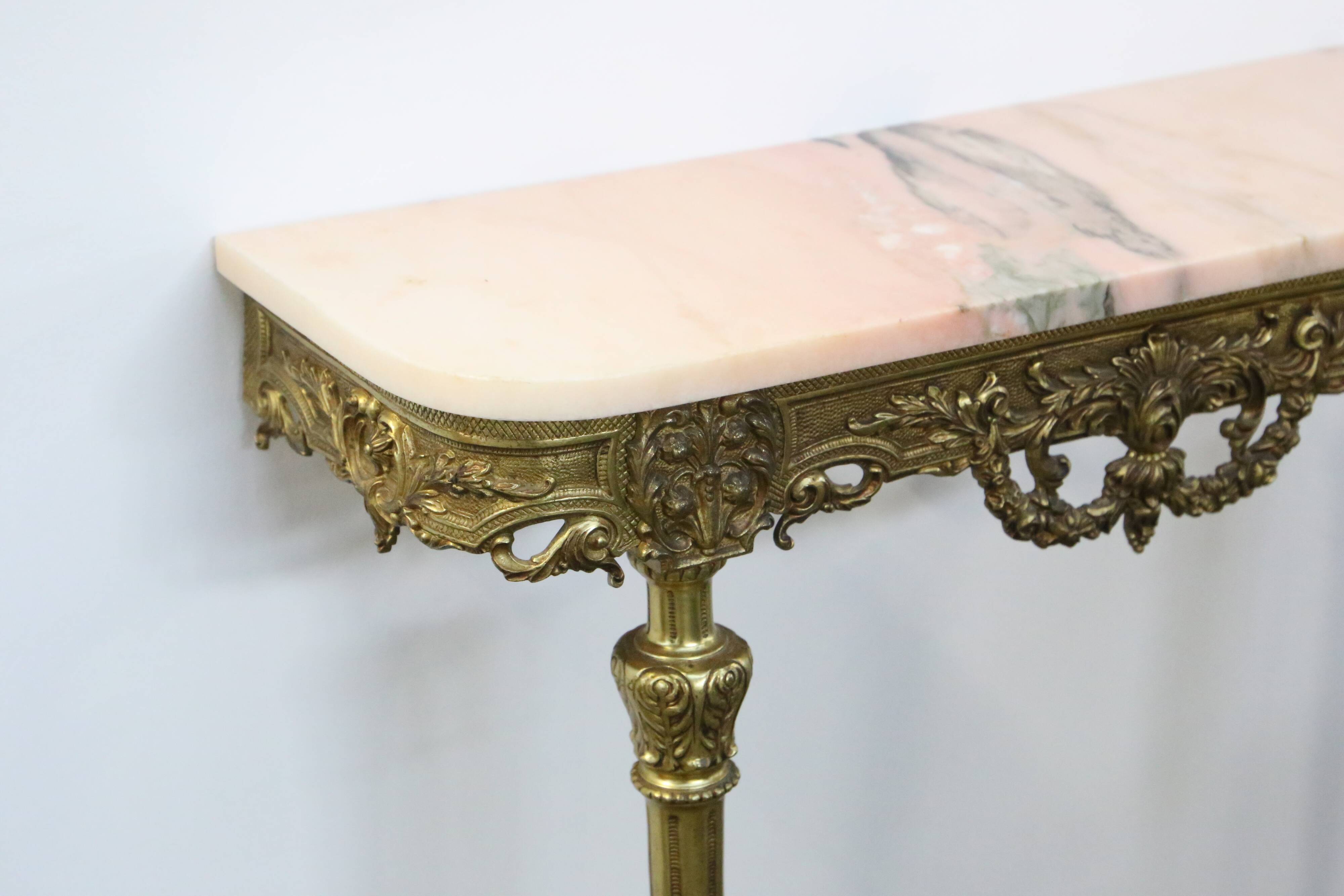 Console in brass and pink alabaster