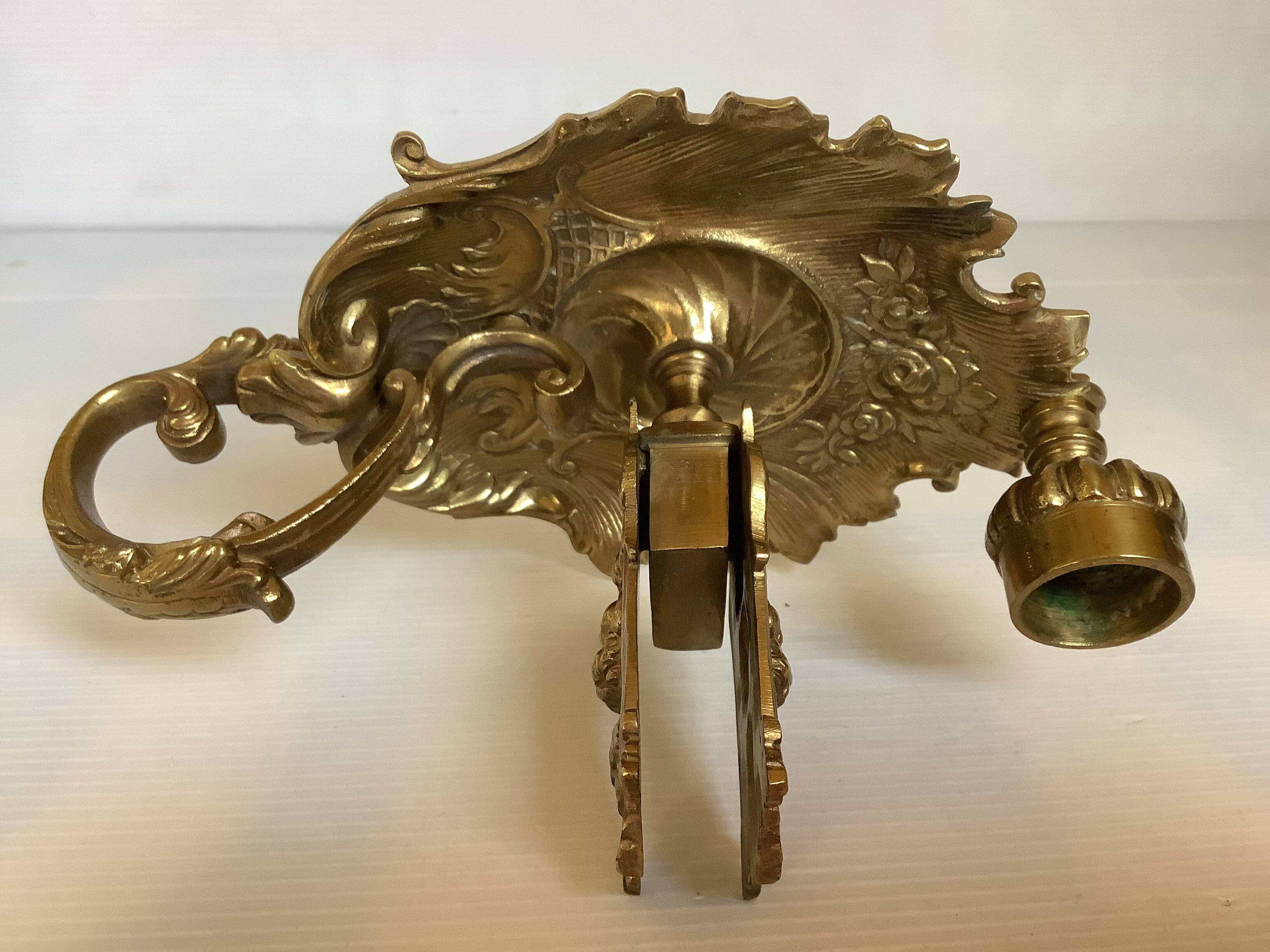 Candle holder rat of the cellar with match holder in bronze