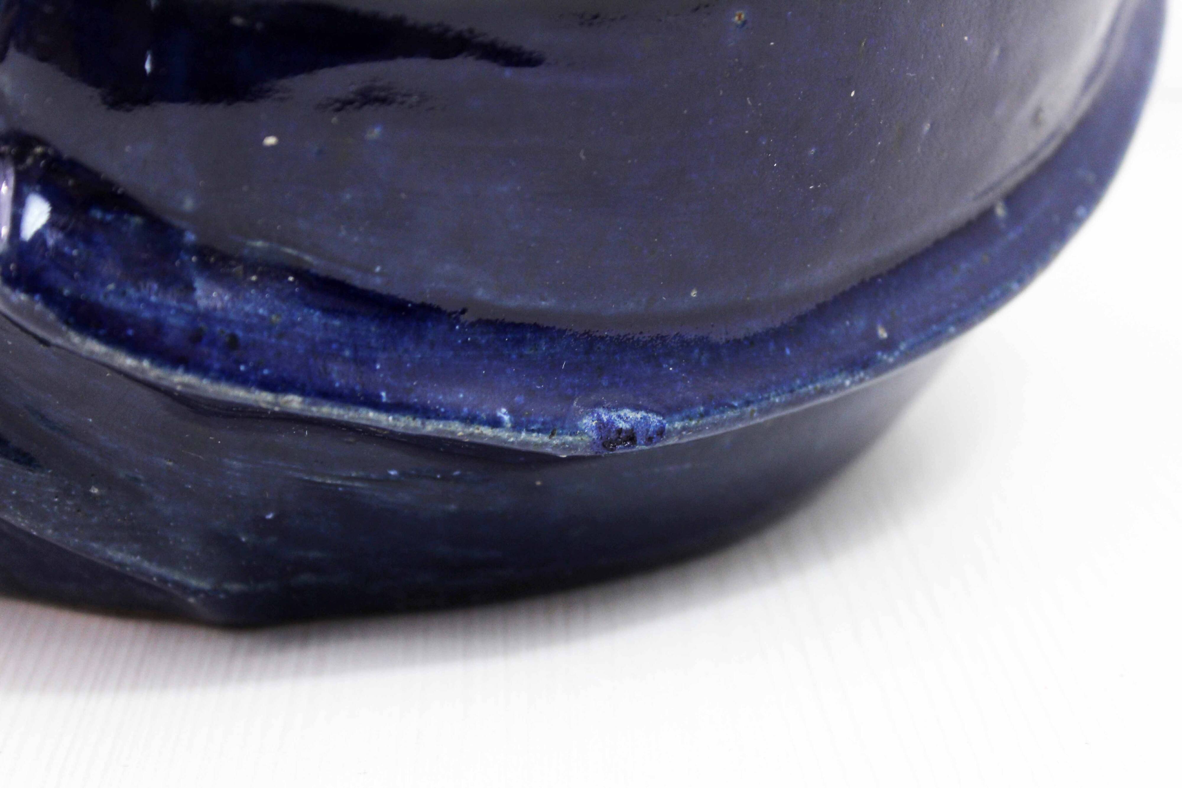 “Shell” ceramic flower pot