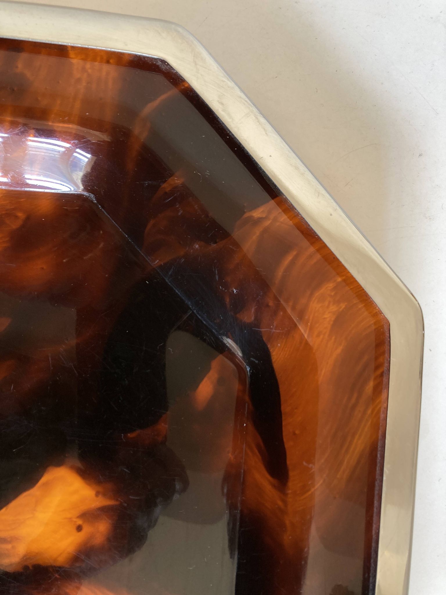Plateau néo classique XXL en lucite écaille 1970