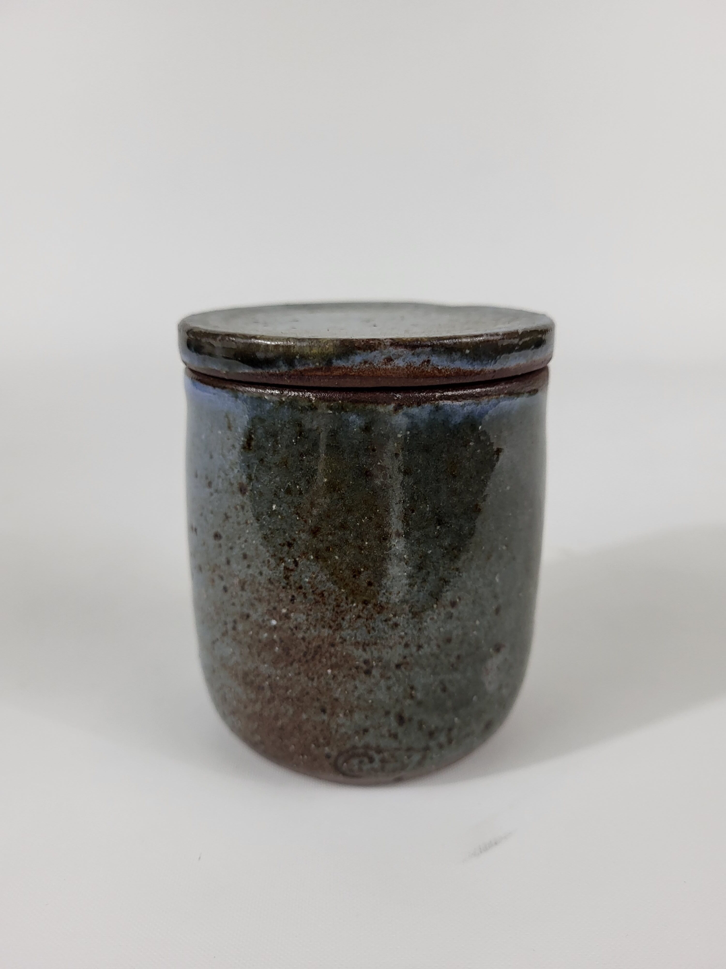 Covered pot in stoneware Jeanne and Norbert Pierlot Ratilly Puisaye