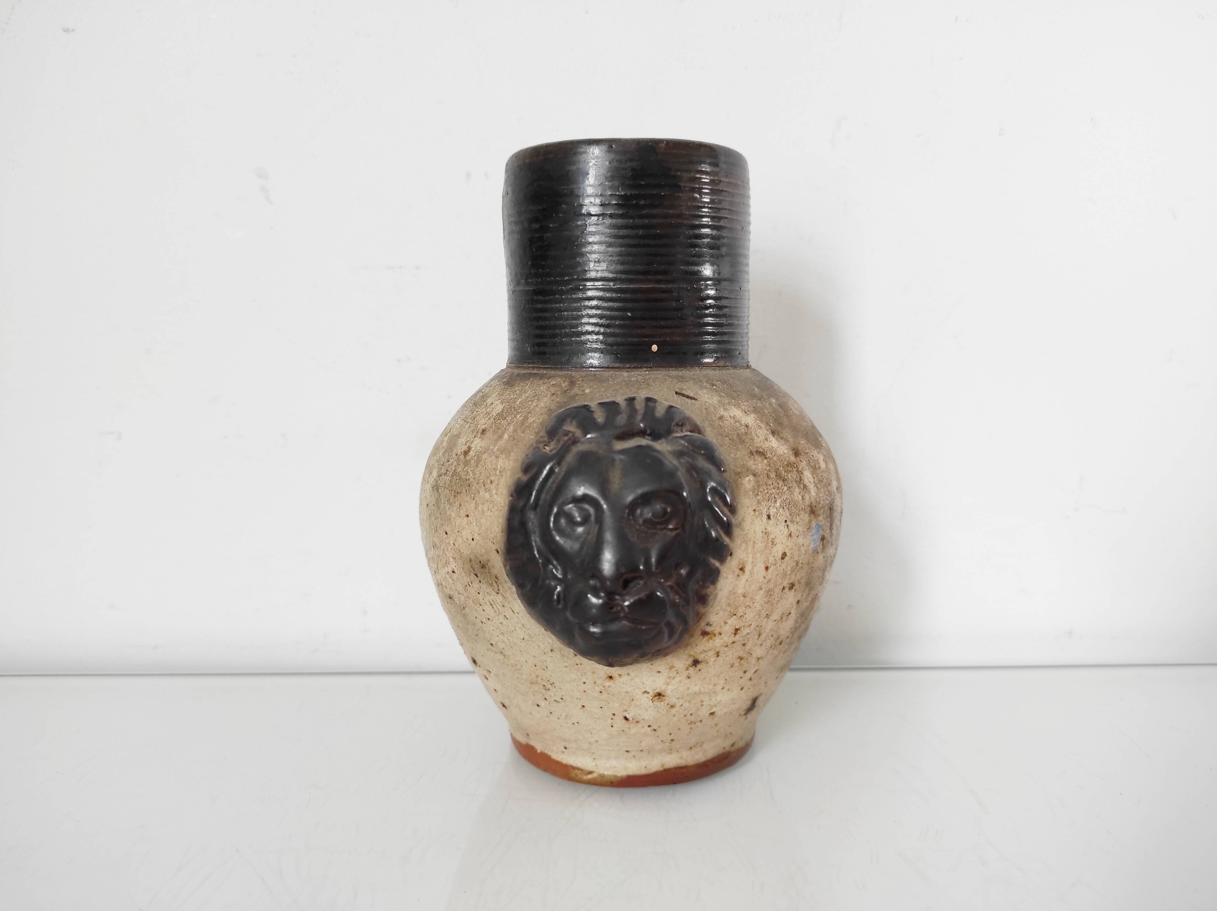 Small vase with lion heads Armogrès
