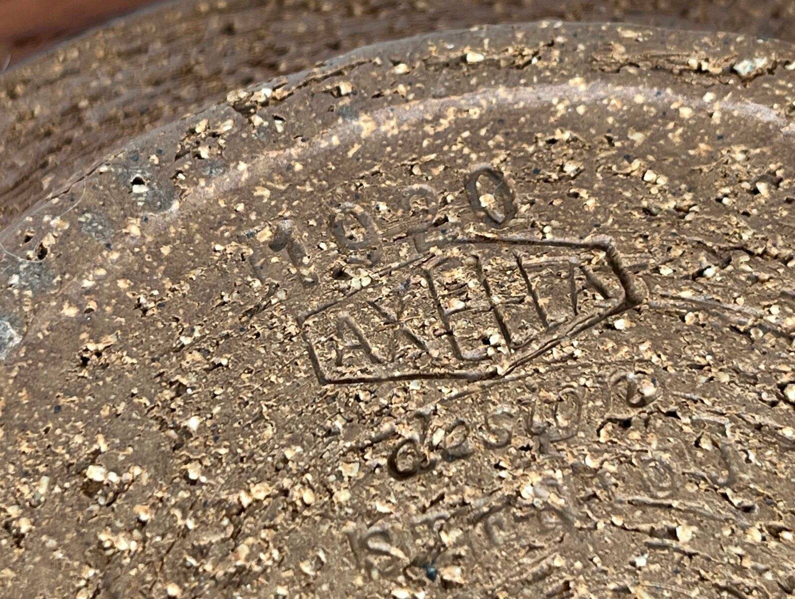 Bowl in studio pottery from mid-century Danish by Aksel Larsen for Axella, 1960s.