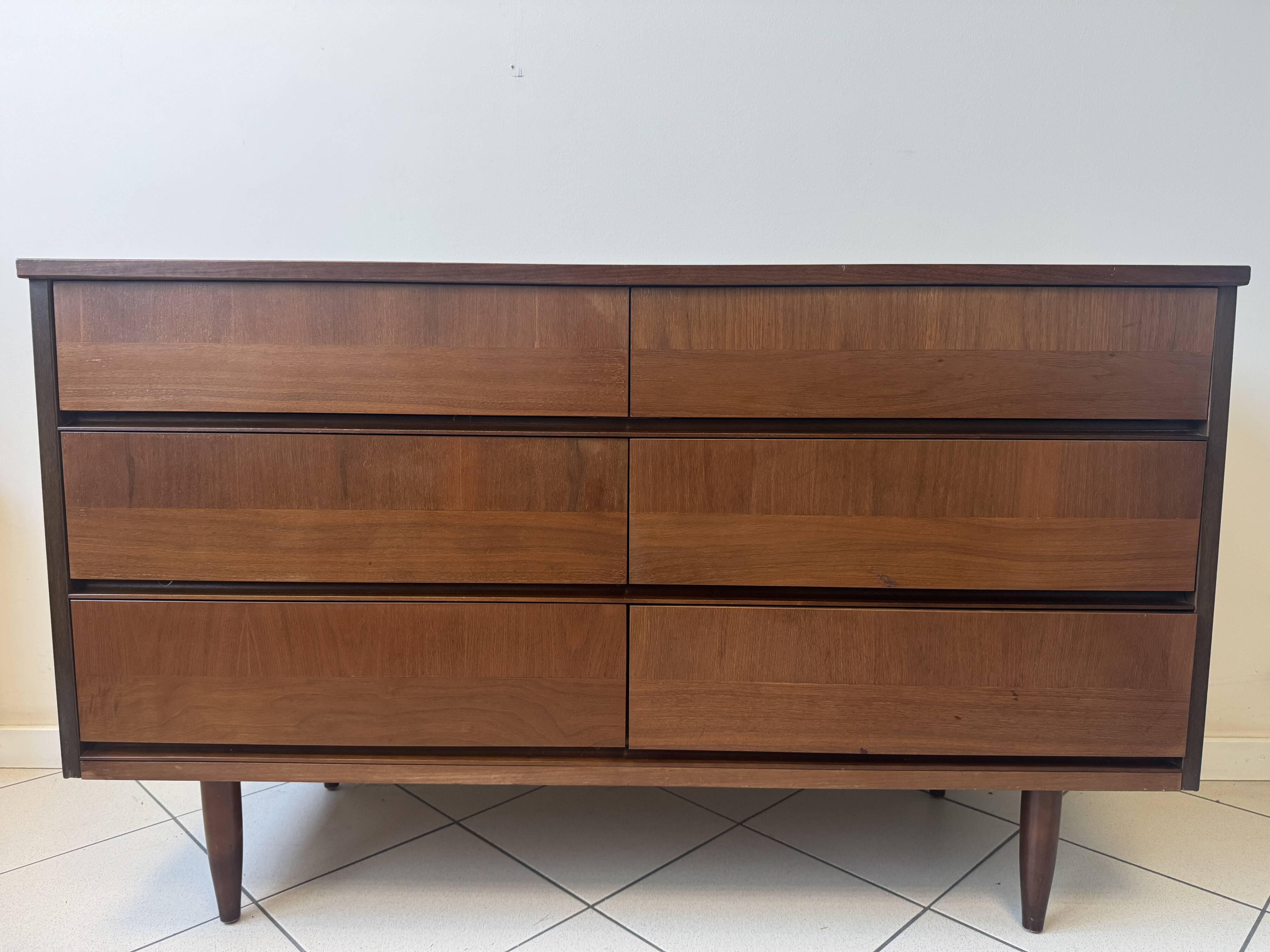 6-drawer Scandinavian style chest of drawers