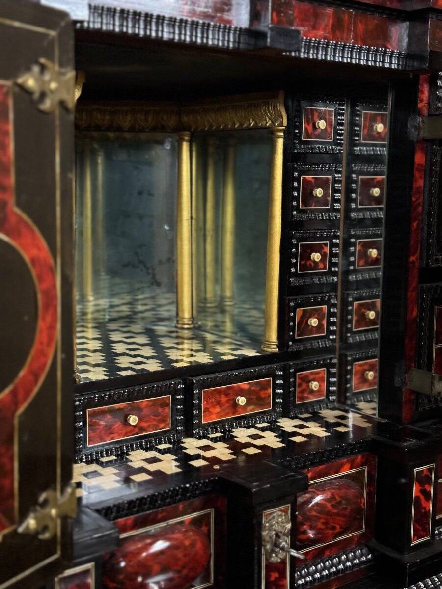 Important Antwerp cabinet in tortoiseshell, ebony and bronze, 17th century