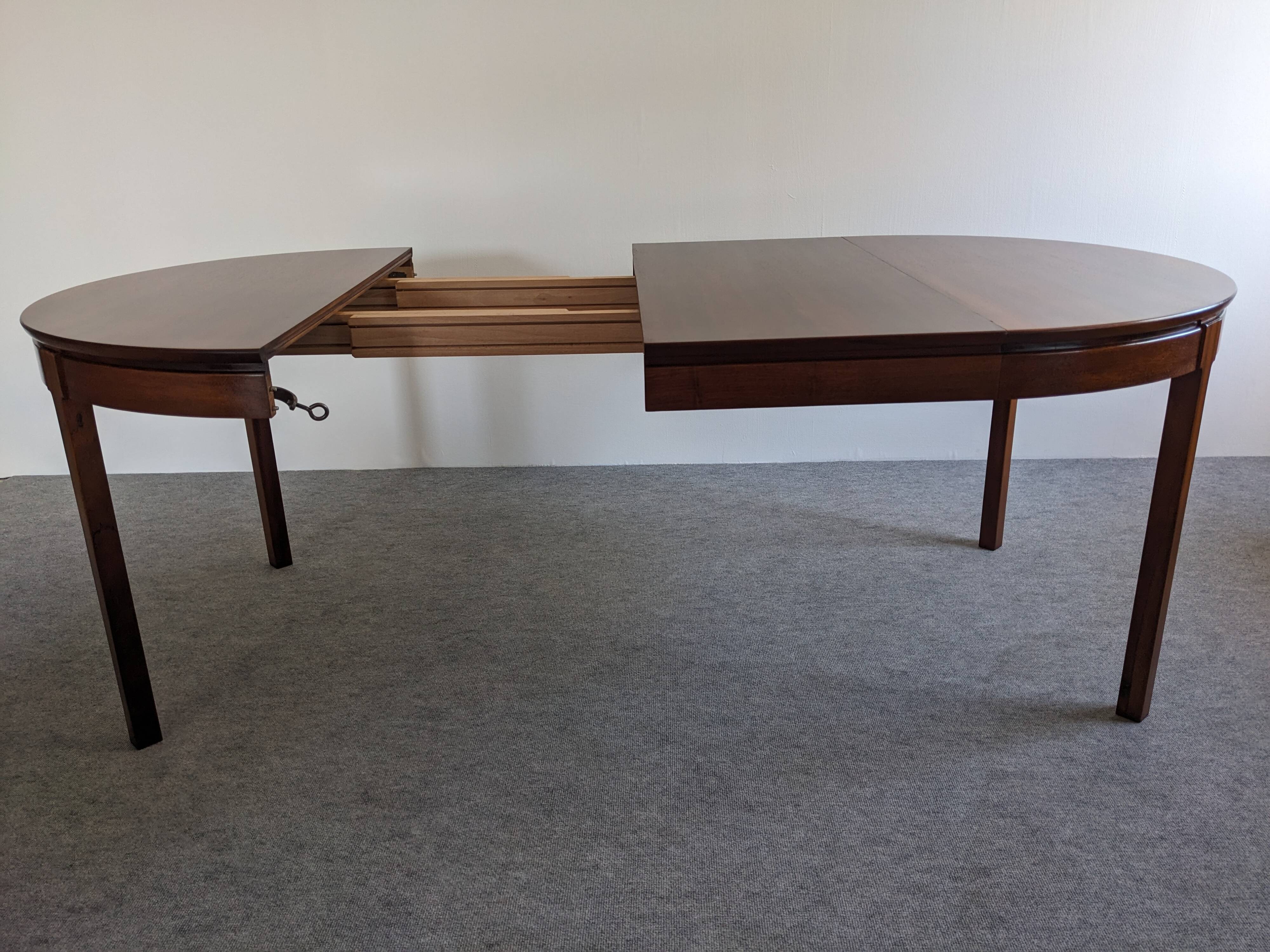 Extendable teak dining table from the 60s/70s