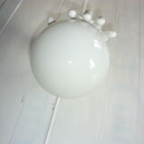Hand lamp in white ceramic and white opaline globe, in perfect condition