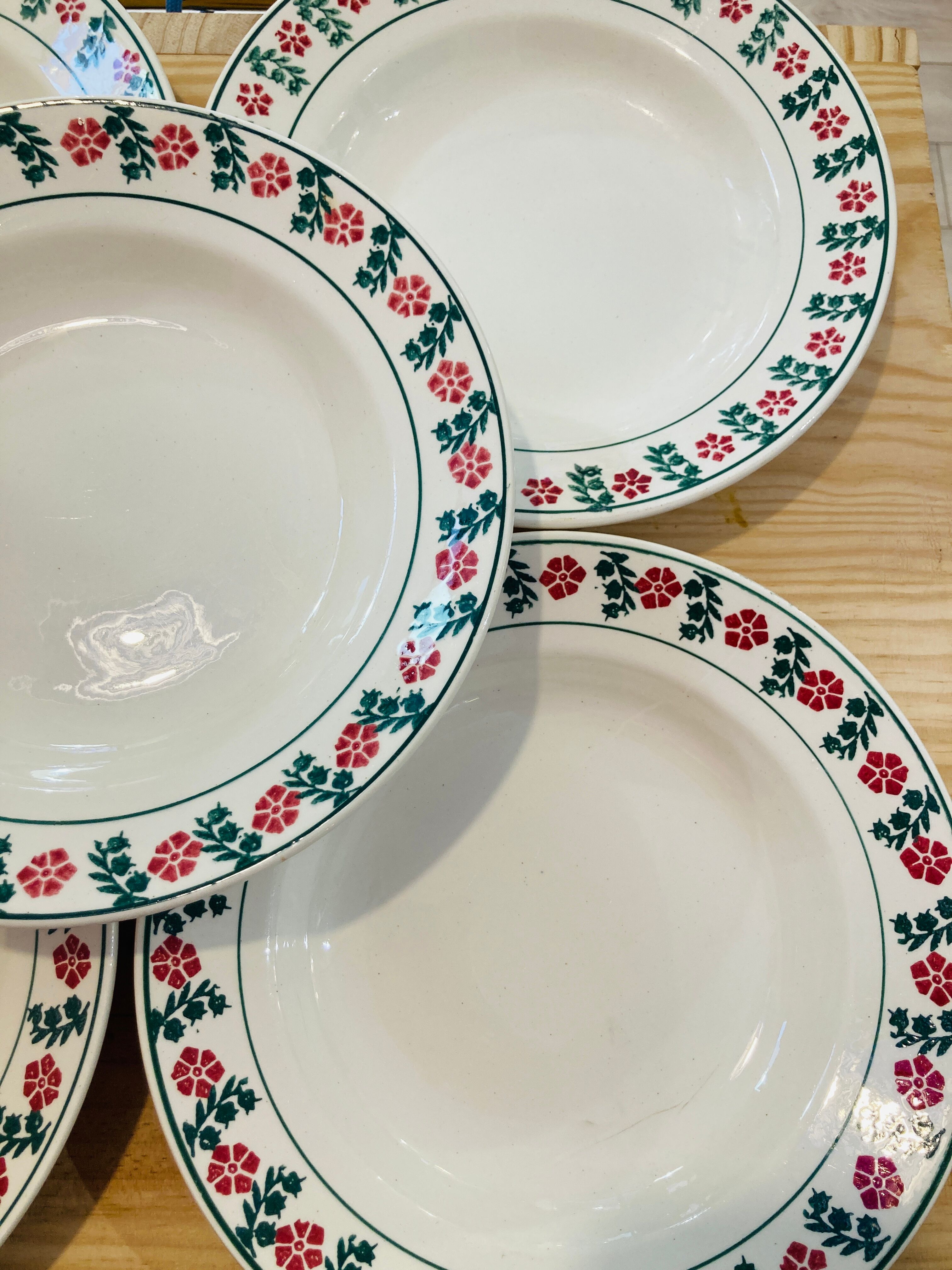 X5 hollow plate with green and red flowers -ceranord-made in france