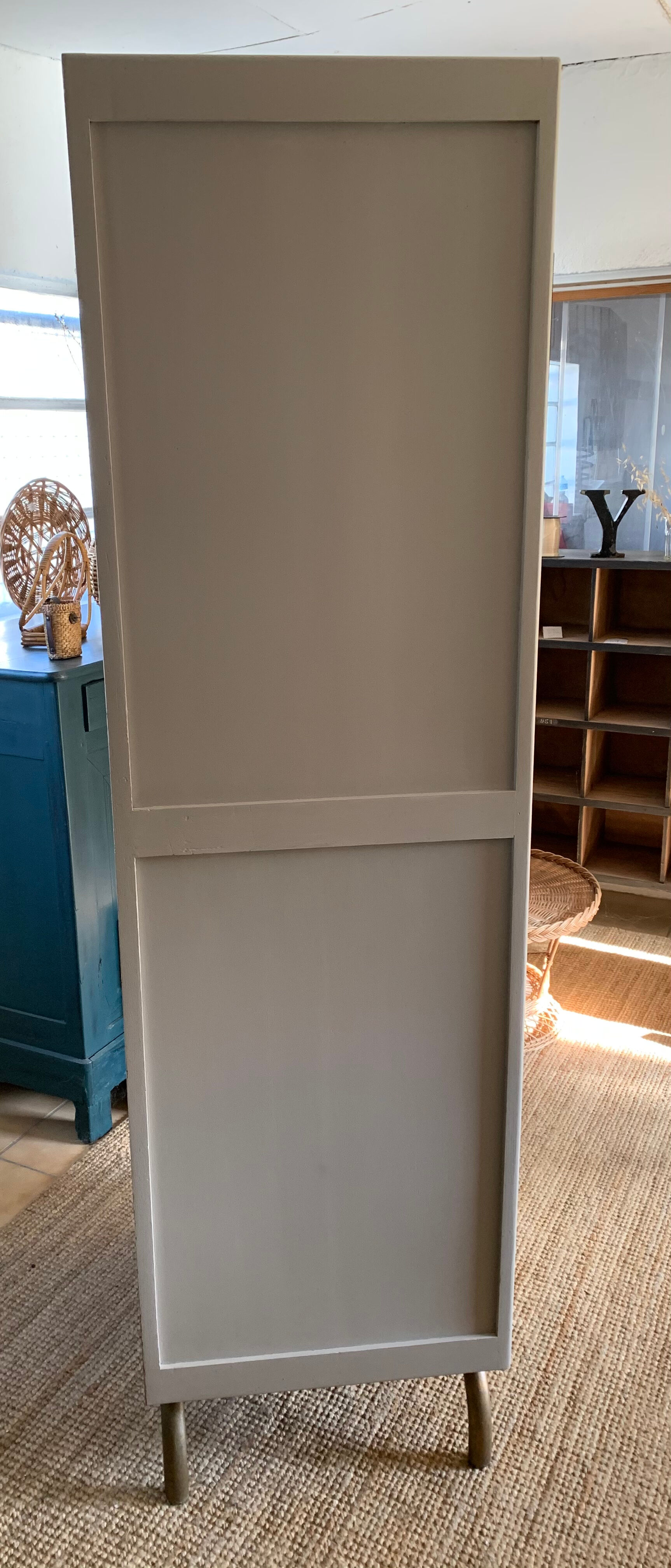 Boarding locker room