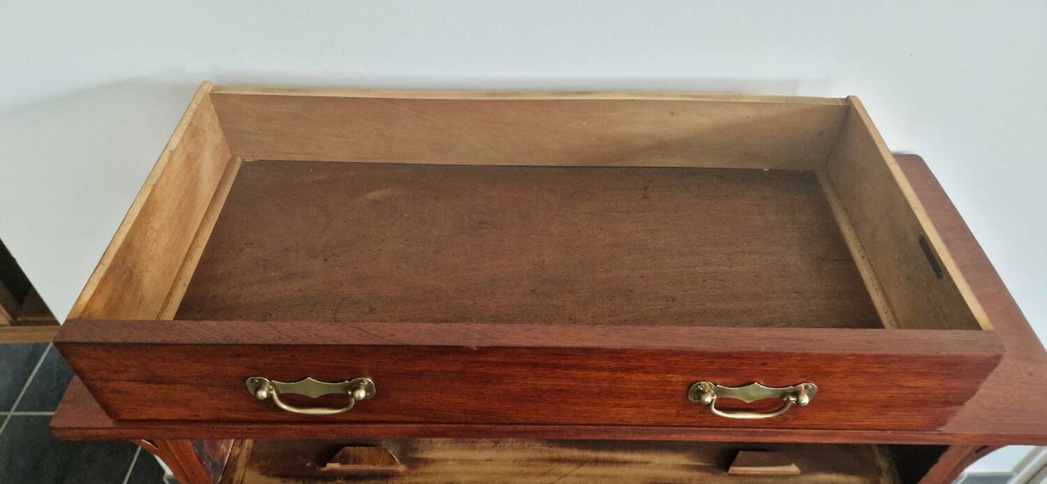 Antique mahogany sideboard signed Maple & Co, 19th century