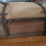 Travel suitcase