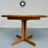 Antique round Scandinavian dining table from the 70s with 1 solid wood extension
