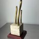 Serre-livres sculpture brutaliste en travertin, bois et bronze, Espagne années 1970