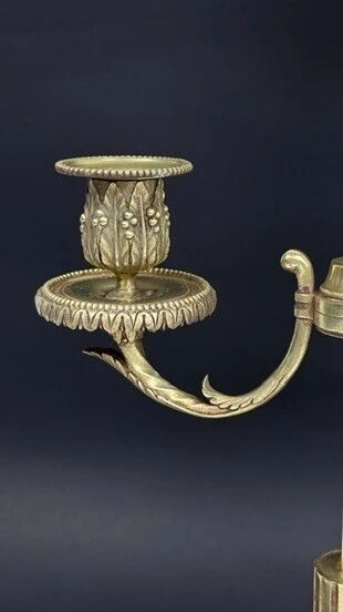 Bronze bouillotte lamp from the 19th century.
