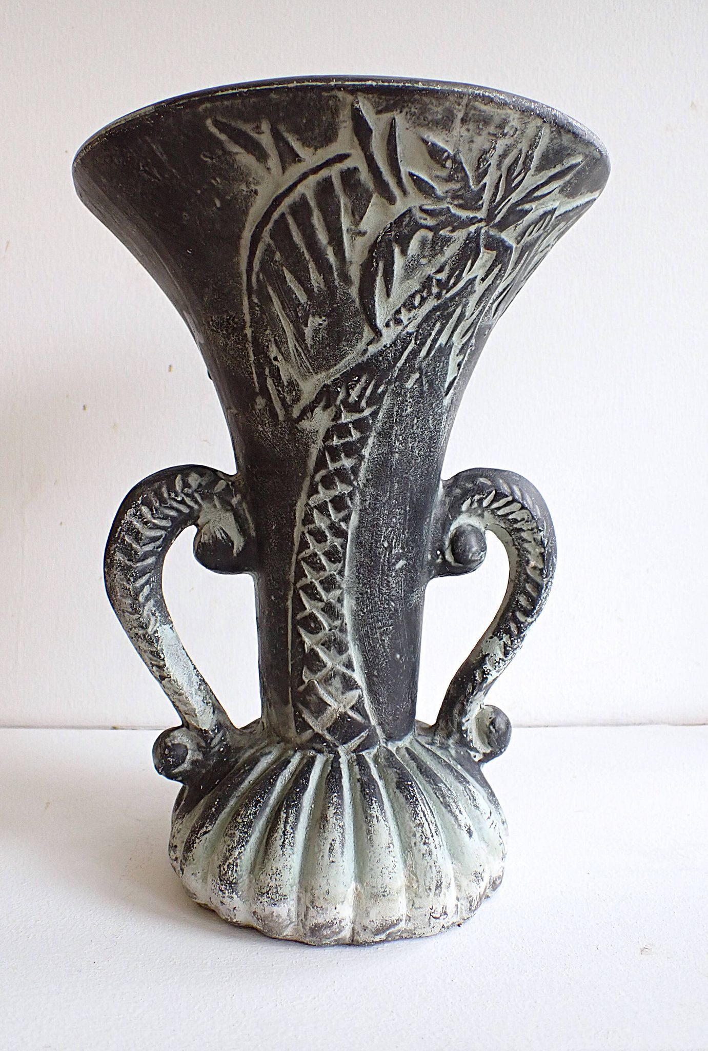Vase balustre décoré de palmiers style années 1950