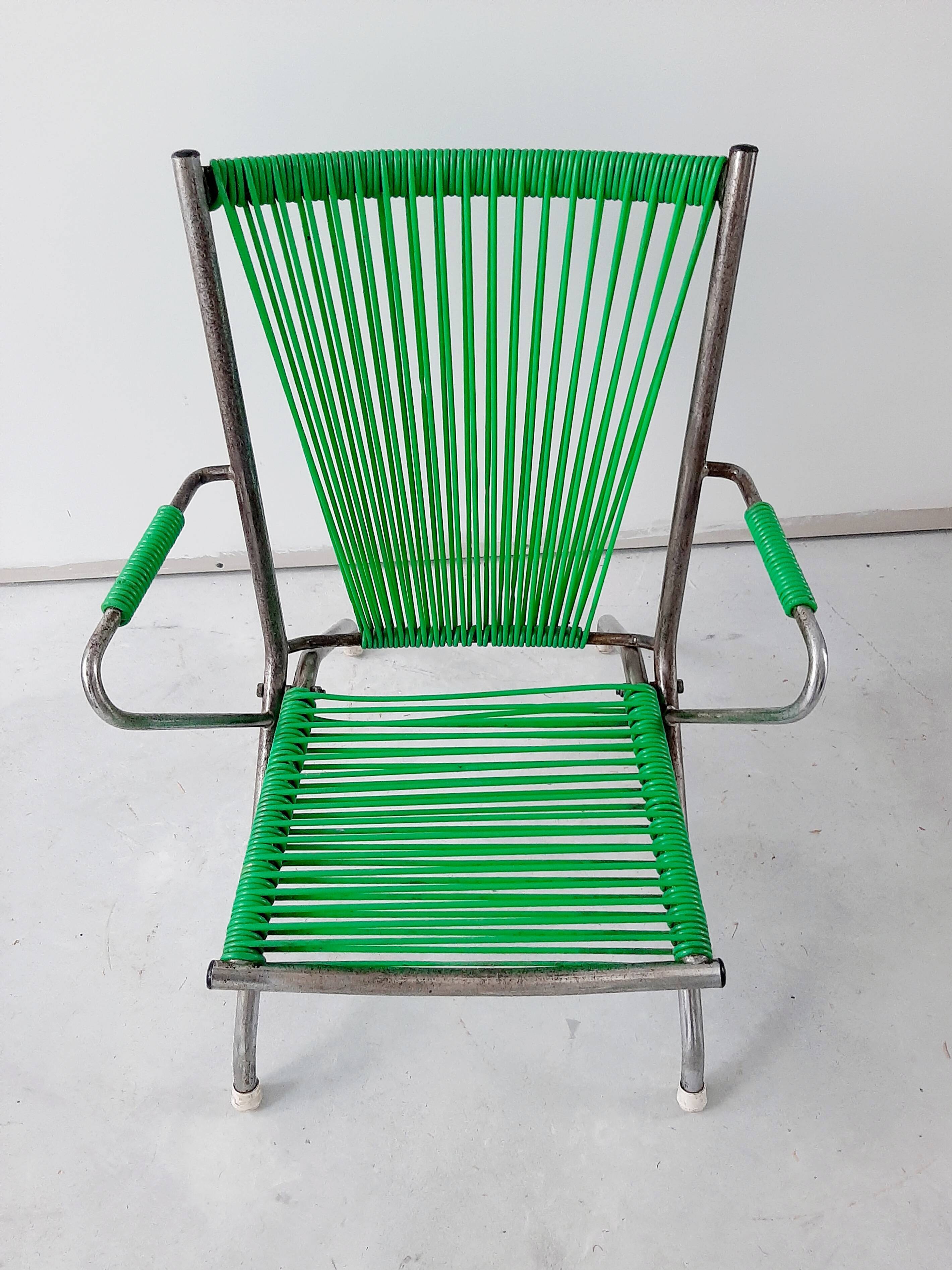 Child green scoubidou chair