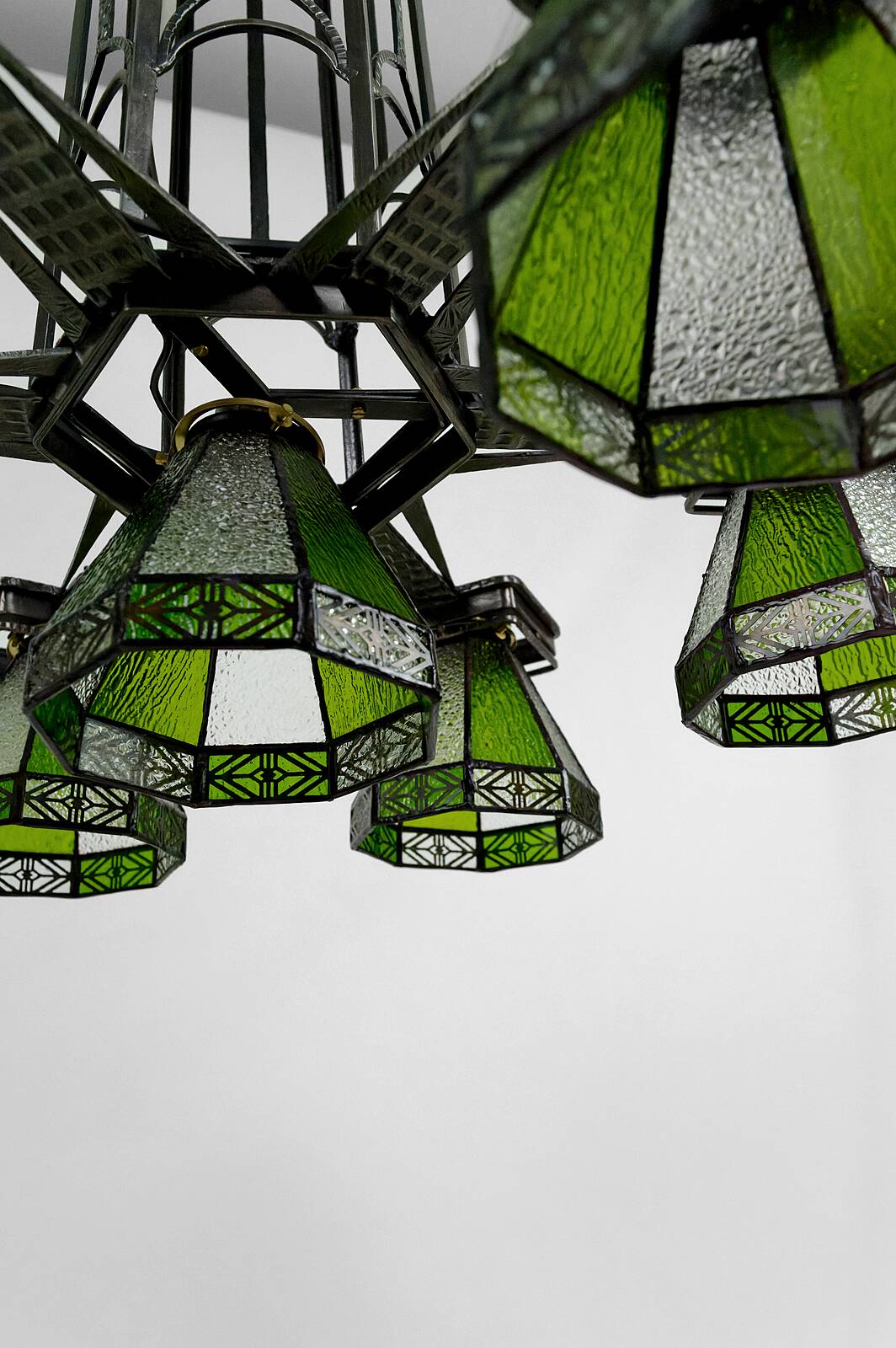 Important wrought iron chandelier, Art Deco Gothic, France, Circa 1920