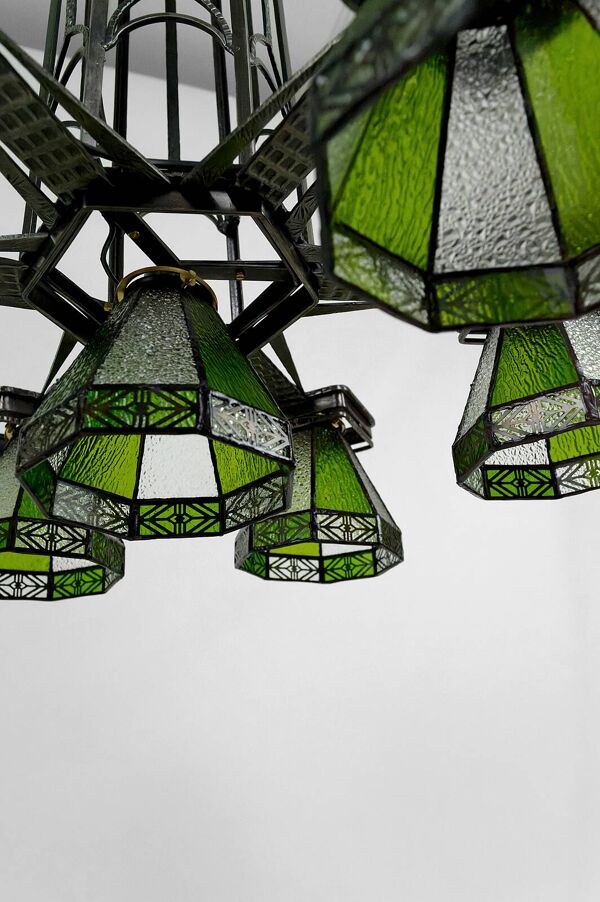 Important lustre en fer forgé, Art Deco Gothique, France, Circa 1920