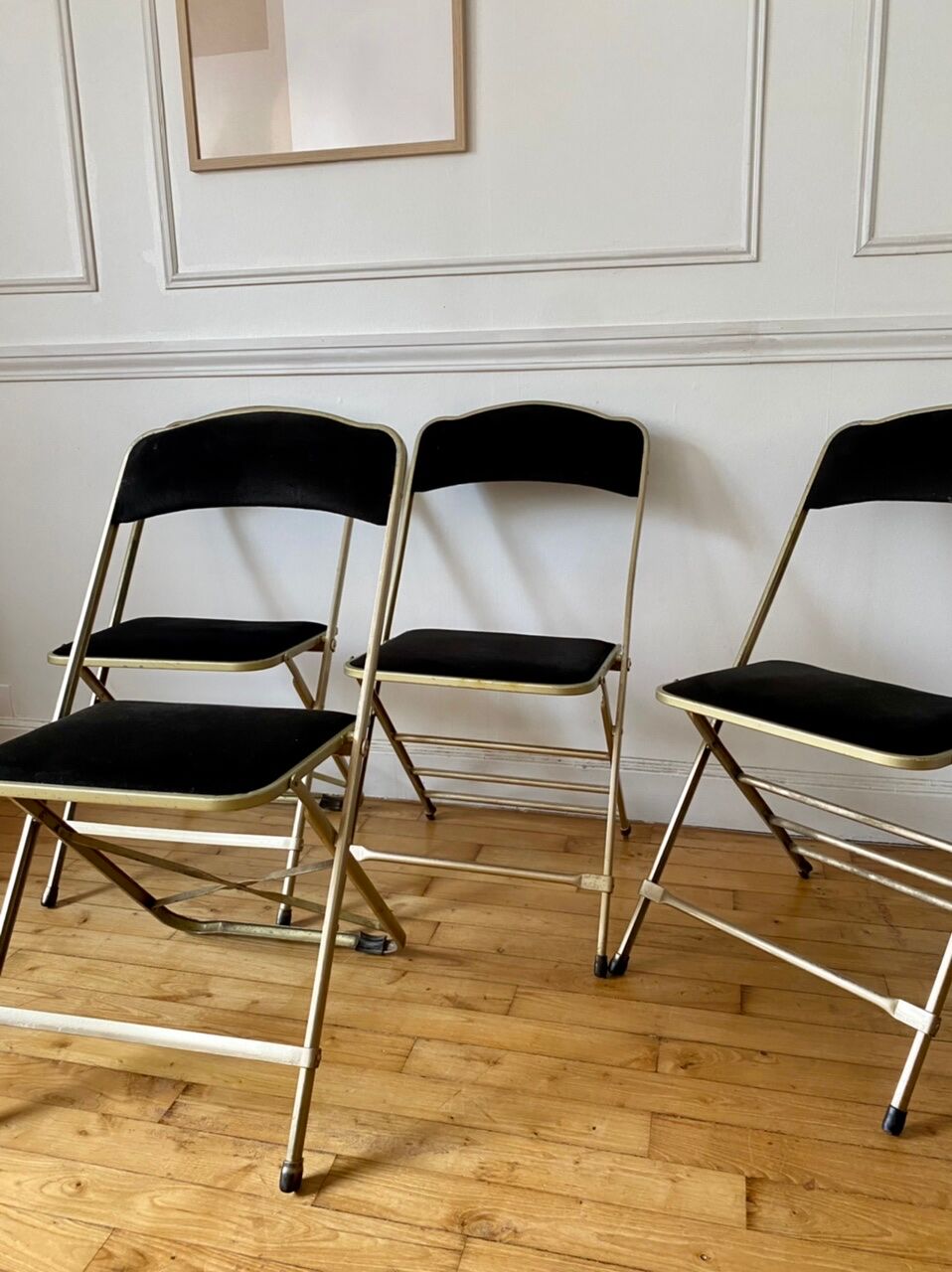 Series of 4 foldable velvet chairs