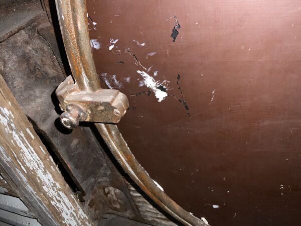 Miroir œuil de bœuf en fonte XIXème - 102cm