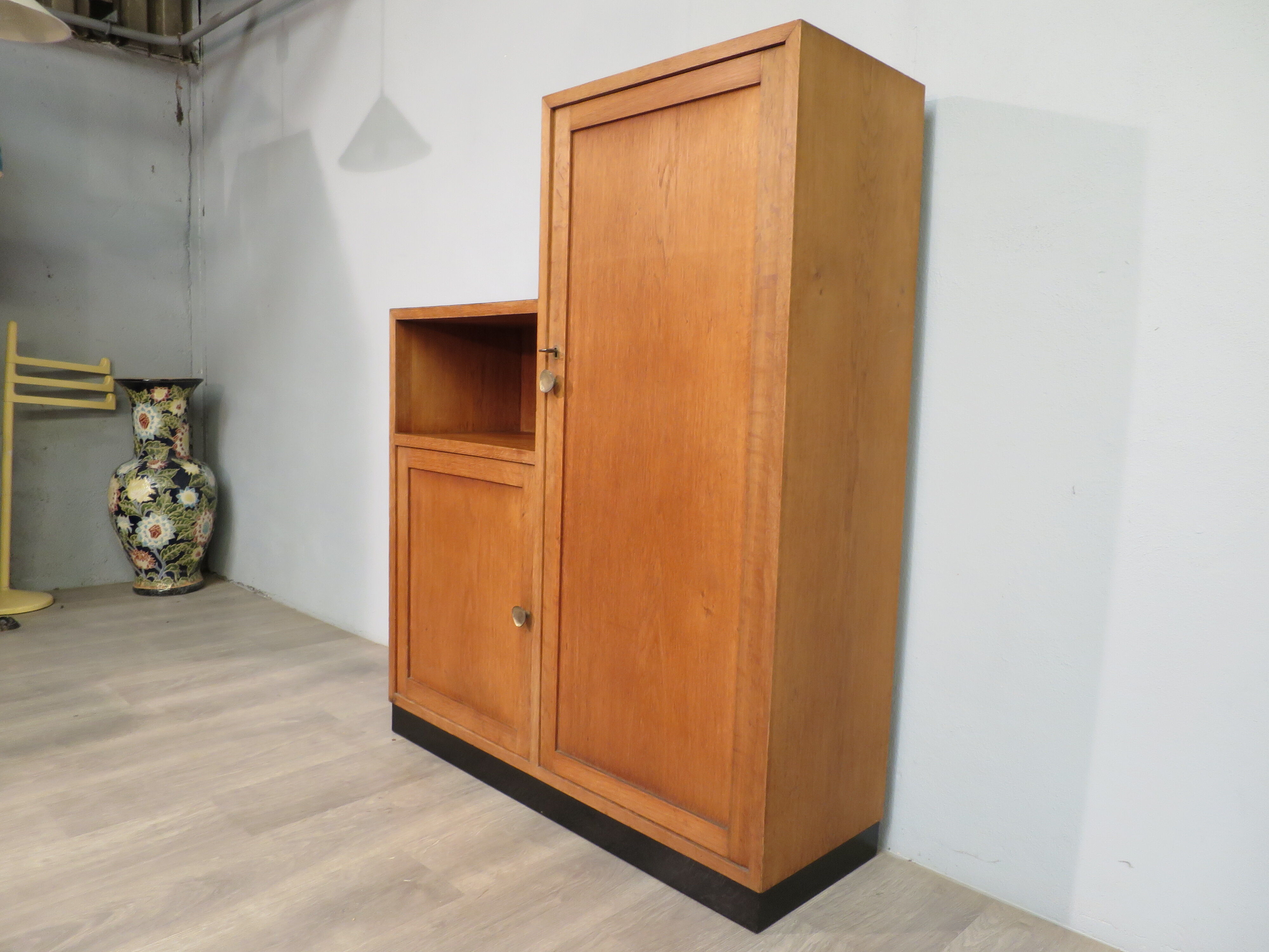 Oak furniture year 60