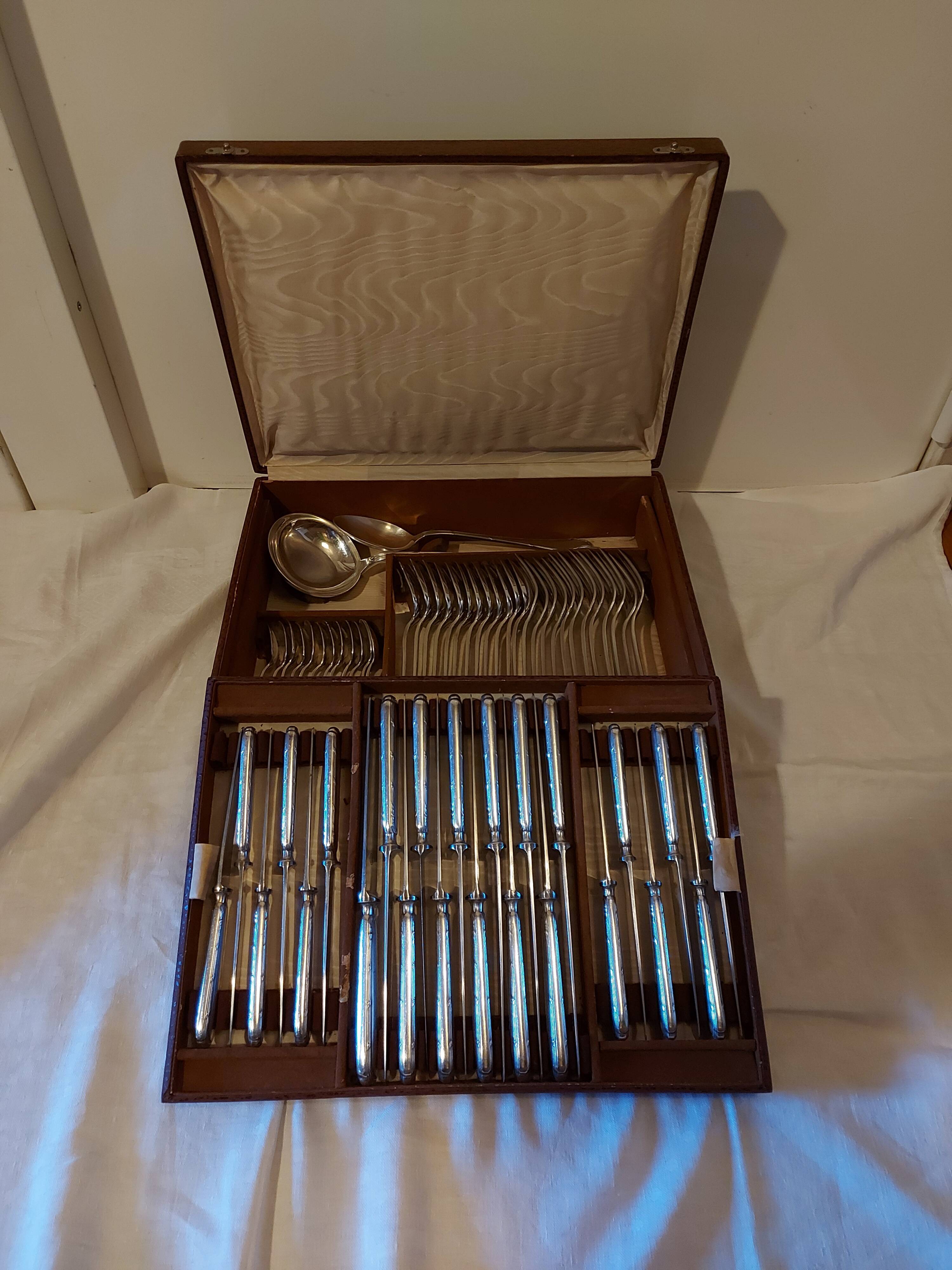 Ercuis housewife, 62 pieces in a box